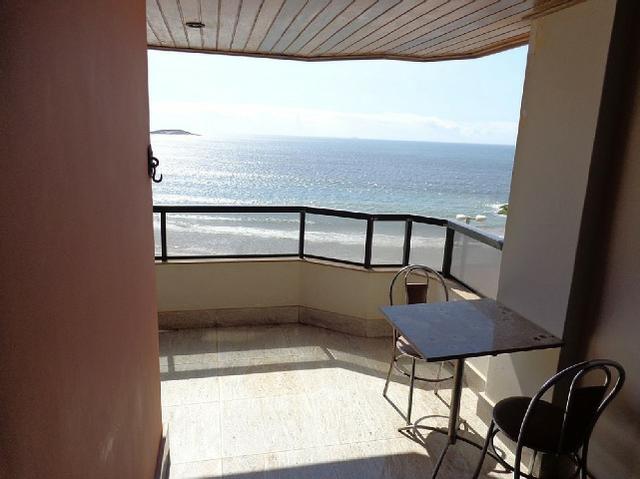 Apto de luxo de frente a praia com 3 suítes, 1 com ar e 2 vagas de garagem - Foto 3