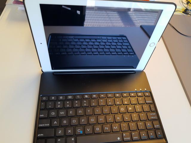 IPad 128 gb + teclado - Foto 6