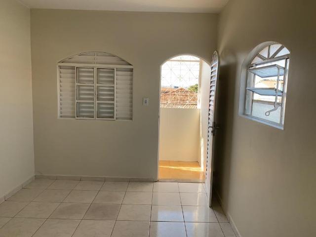 Excelente Imóvel, são três casa o mesmo lote, com renda e localização privilegiada - Foto 15