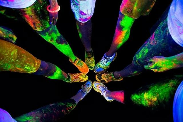 Tinta Líquida Corporal Fluorescente Neon - Brilha com luz negra - leia a descrição - Foto 4