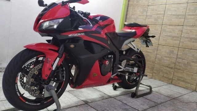 APENAS VENDO CBR 600RR 2008 TODA EM DIA