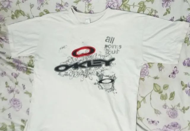 Vendo essa camiseta da Oakley 100% algodão 