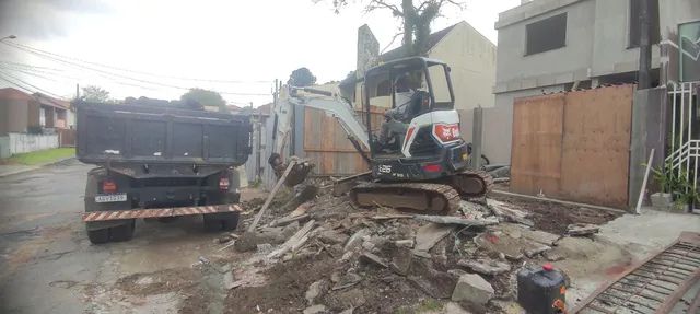 Locações Mini Escavadeira Bob CAT 