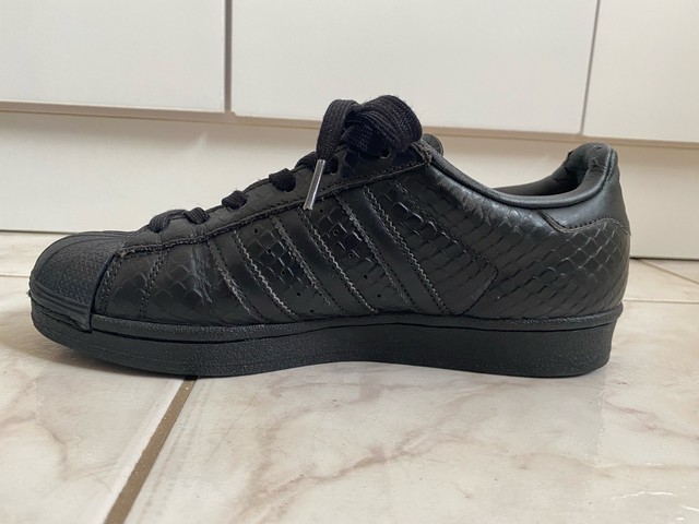 adidas originals all black