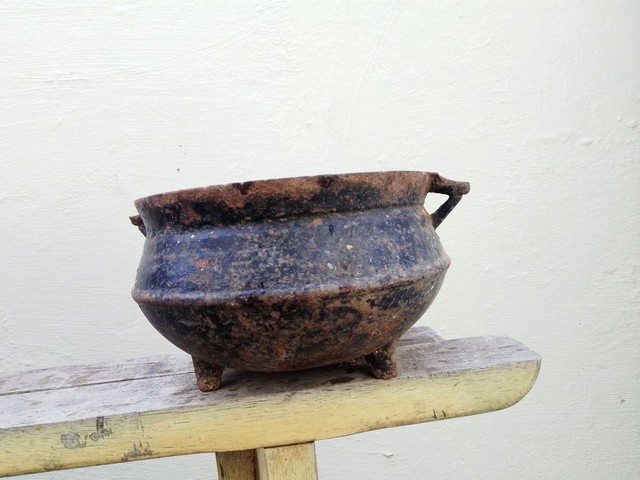 Panela tripé antiga 2,5 litros 