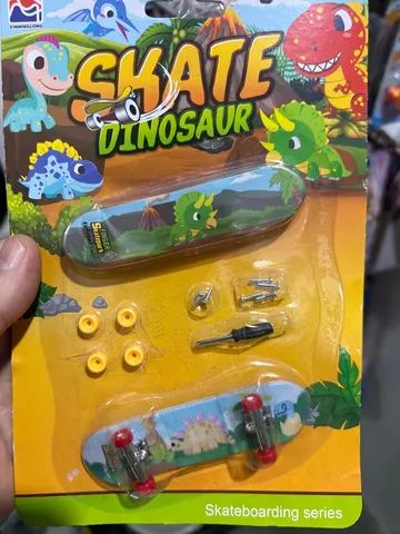 Skate de dedo com rodinhas e chave várias cores e modelos valor unidade 