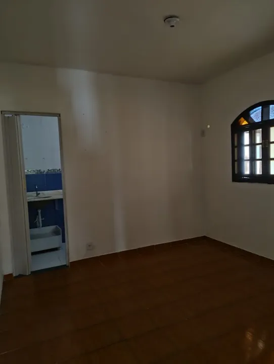 Excelente Casa de dois quartos com piscina