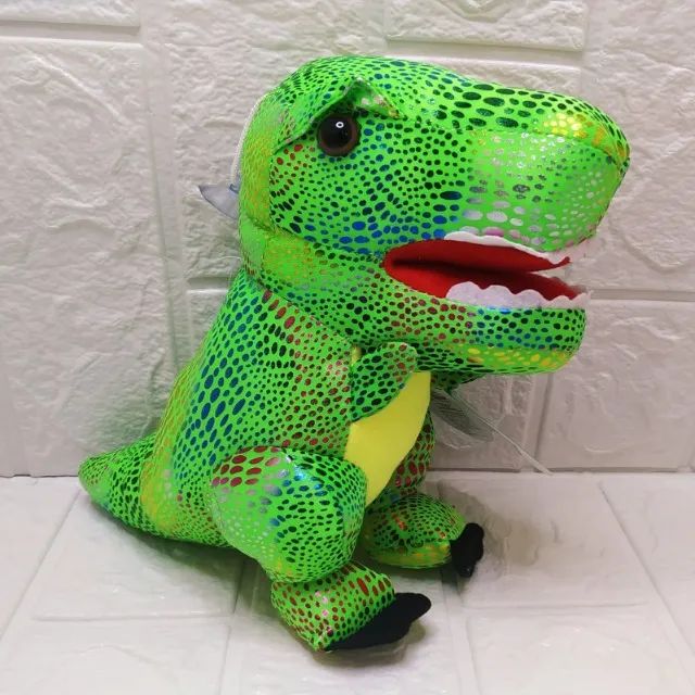 Urso De Pelucia Diversos 16cm  A 22cm 1410-1 Tuka Toy - Dinossauro Colorido - Foto 5