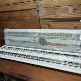 ***Leia a descrição*** Calha luminária para lâmpada t5