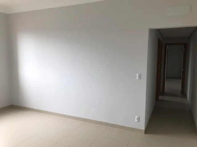 ALUGO APTO DE 2 QUARTOS NA 208 NORTE