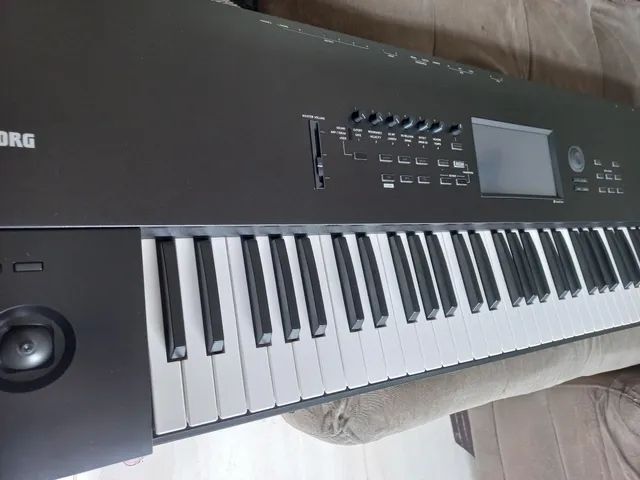 Teclado korg Nautilus 73  