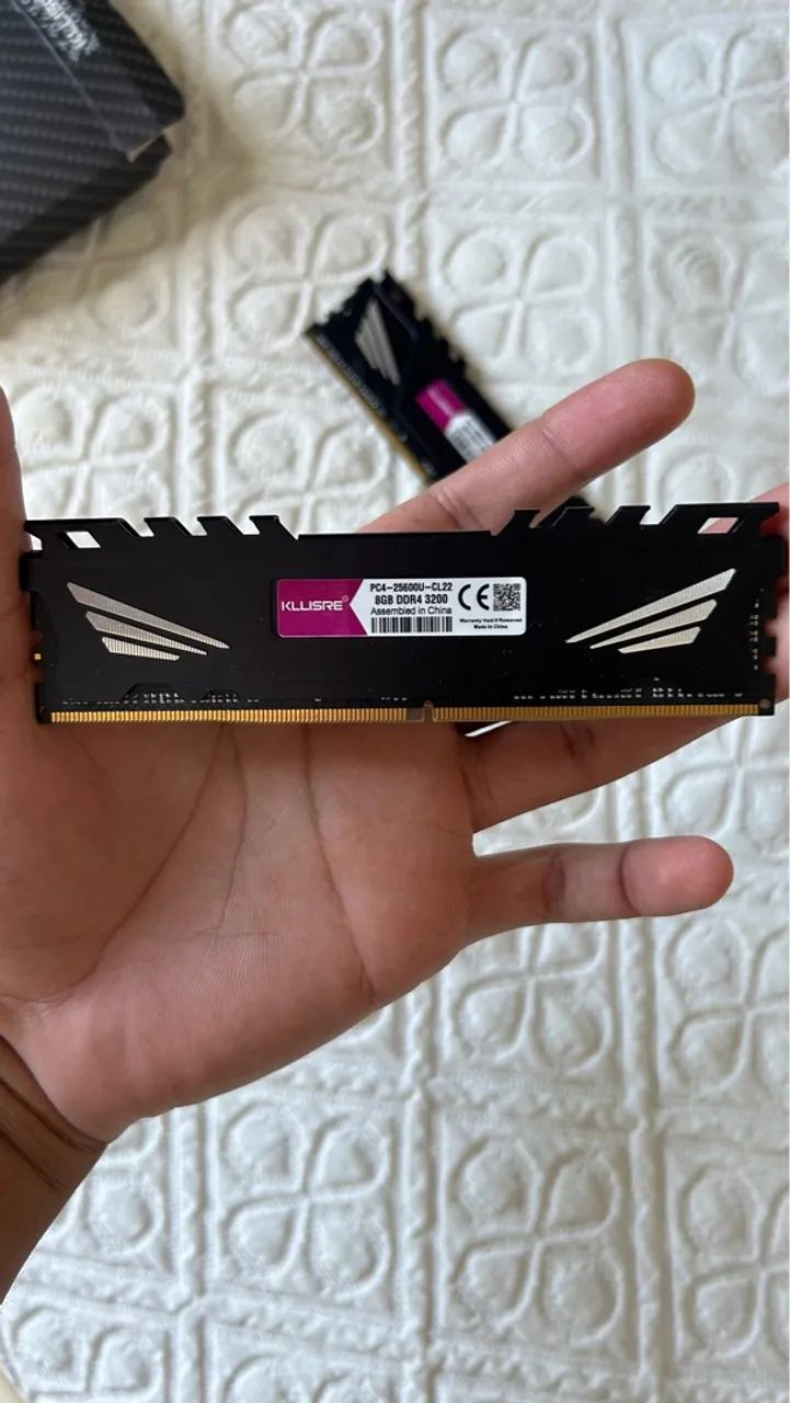 Memória RAM 8GB DDR4 3200MHz - KLLISRE