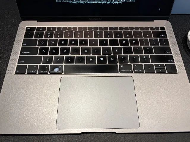 MacBook Air 2019 13" Core i5 8GB RAM 128GB SSD bem conservado - Foto 4