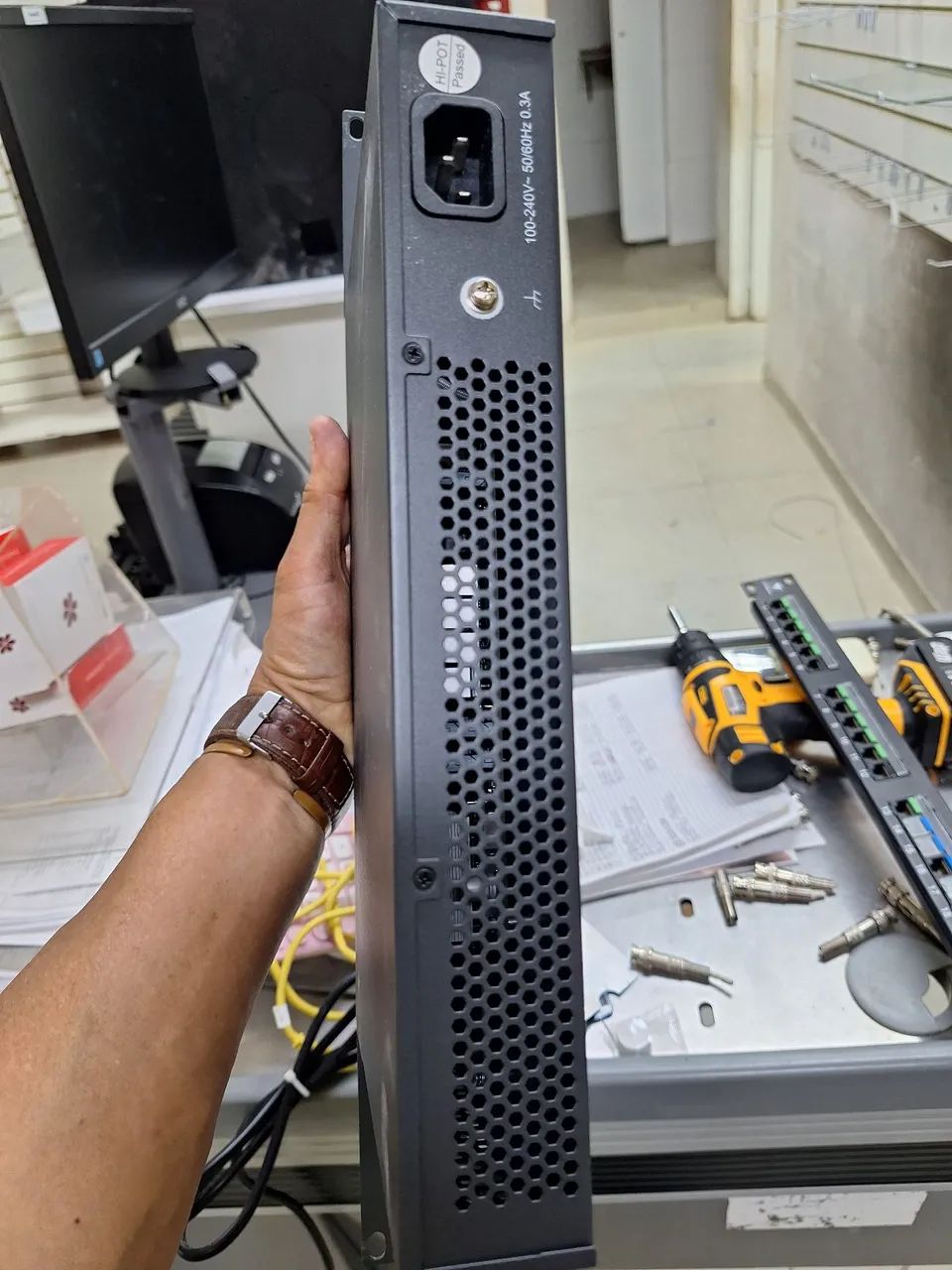 Switch TP LINK 16 PORTAS CAT 5