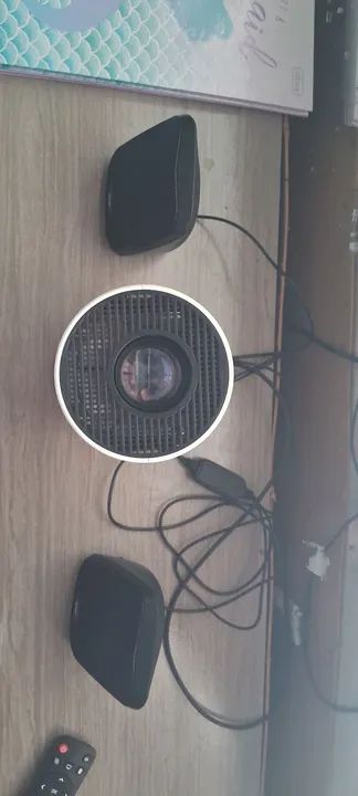 Projetor de Vídeo com Alto-falantes