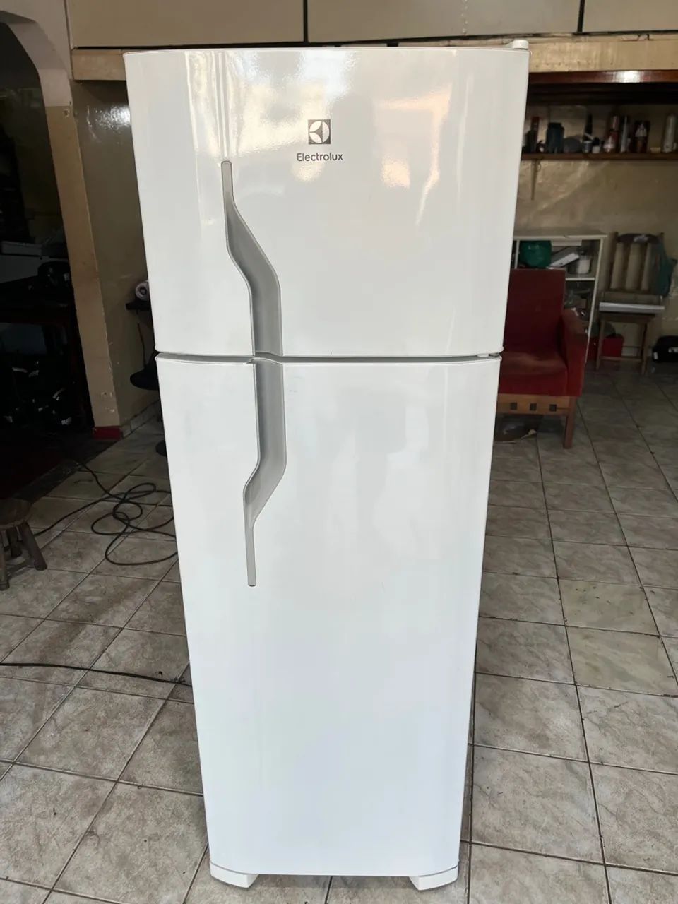 GELADEIRA DUPLEX ELETROLUX EM ÓTIMO ESTADO FUNCIONANDO PERFEITAMENTE!!! - Foto 2