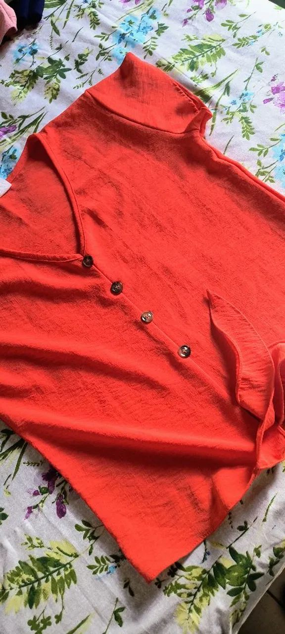 Vendo 3 Blusas novas da Shein. - Foto 4