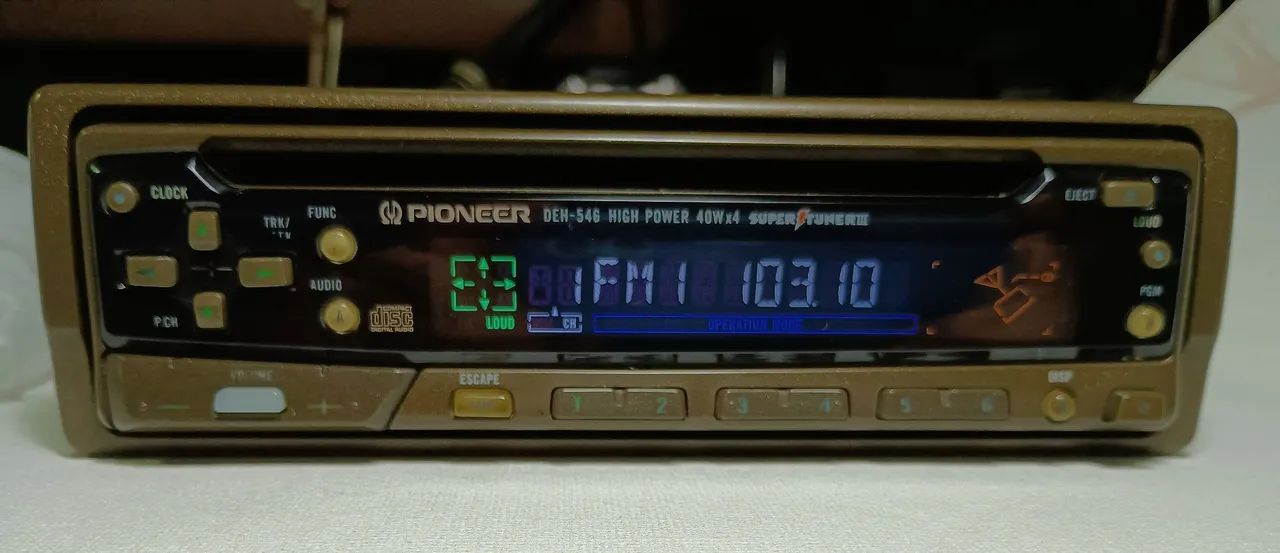 Rádio Pioneer DEH 546 com Bluetooth, muito conservado