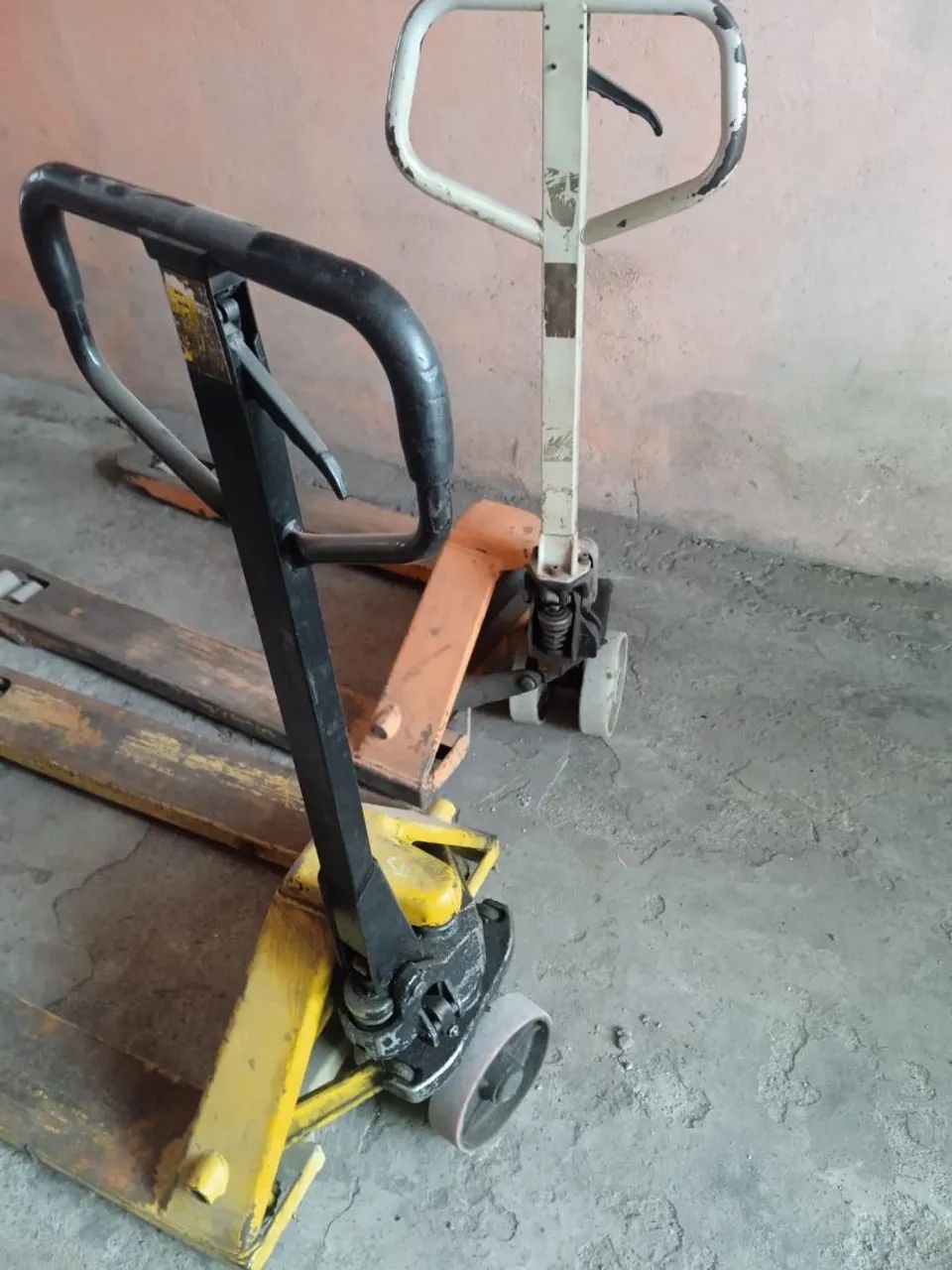 02 Paleteiras manual, usadas. 