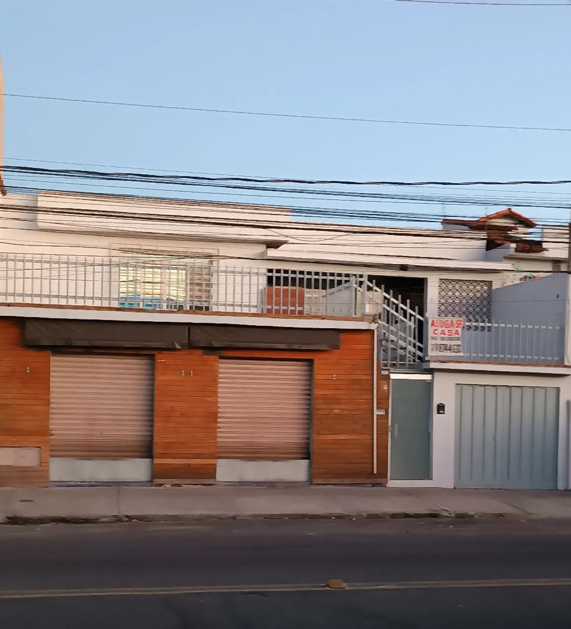 Alugo para Fins Comerciais Av Cristiano Guimarães