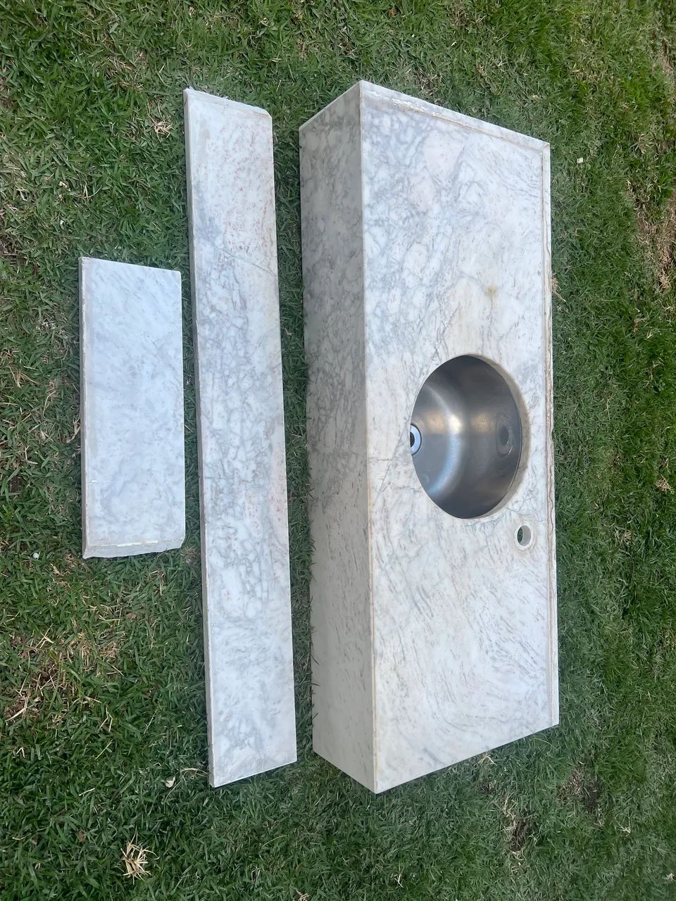 Bancada pia para lavatório ou banheiro de Marmore e Cuba de inox  Medidas 90x36  - Foto 3