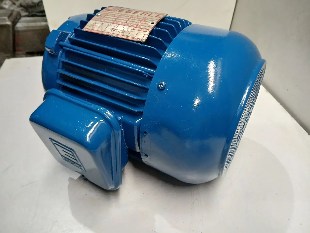 Motor elétrico Eberle Trifásico 1,5 cv 6 pólos  - Foto 3