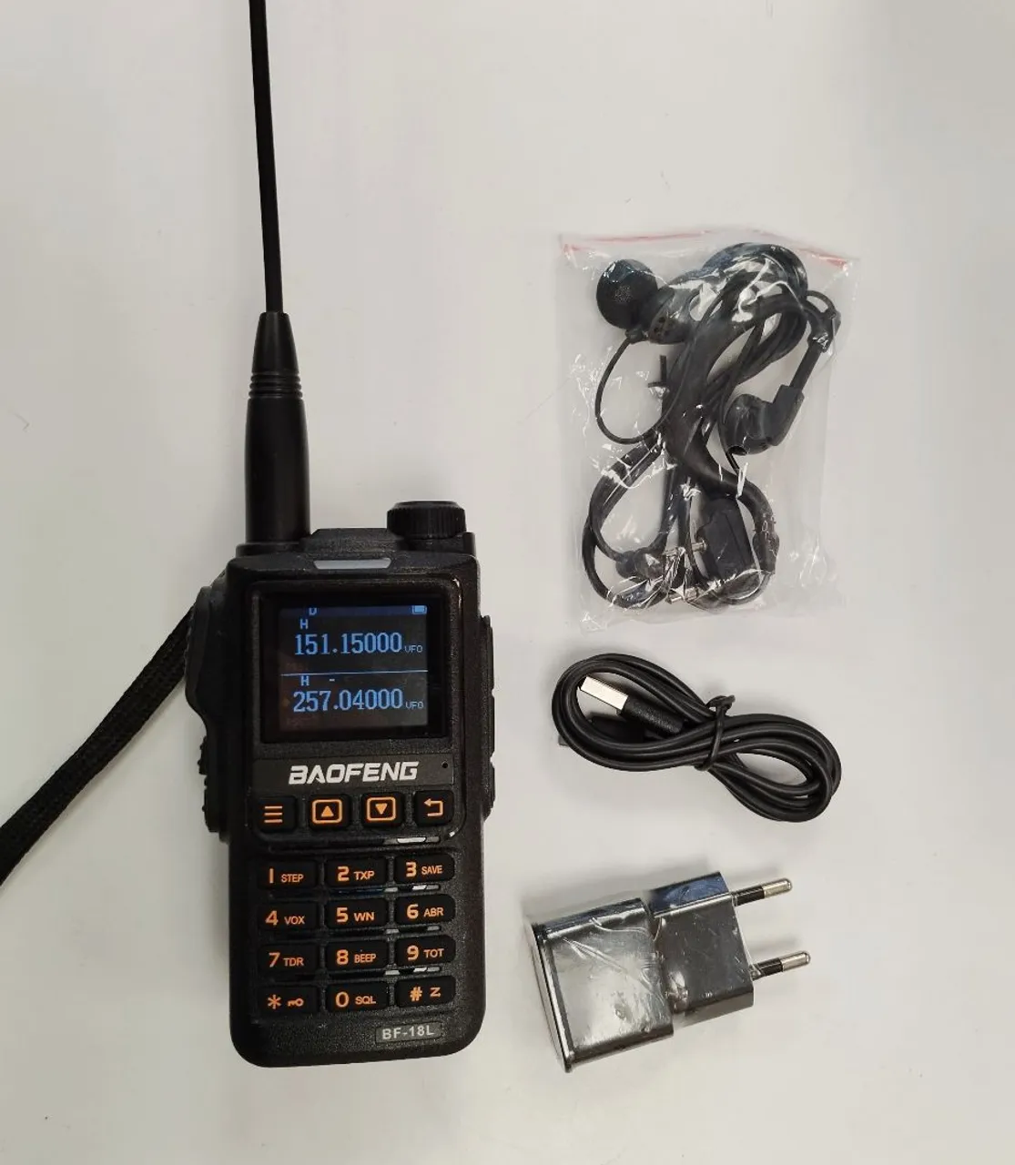 Rádio Comunicador Baofeng BF-18L Dual Band VHF UHF analógico
