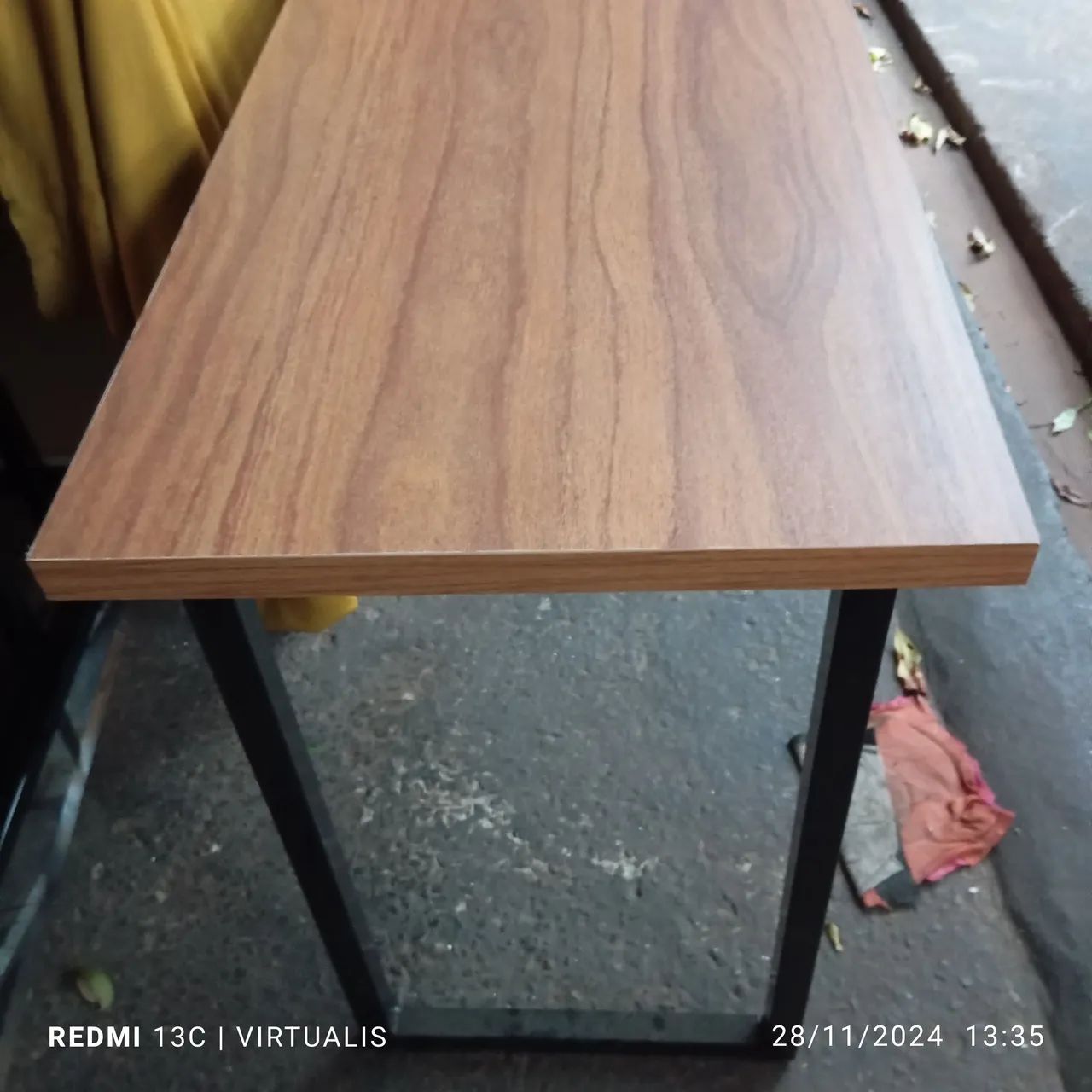 Mesa de Escritório em Mdf com Pernas de Ferro - Foto 4
