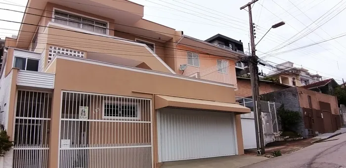 Estreito casa ampla Residencial/Comercial com mais 2 aptos completos