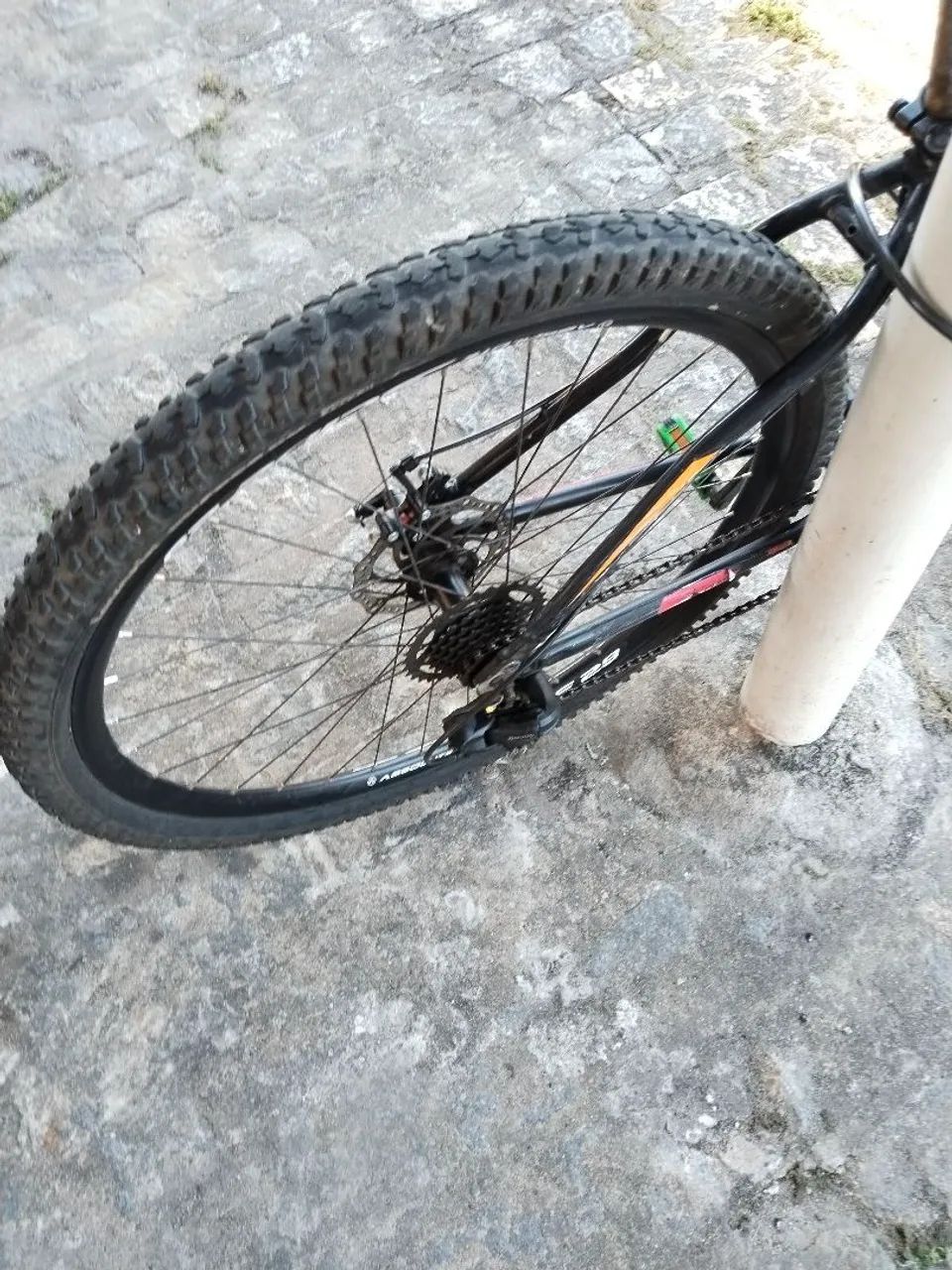 Bicicleta aro 29 semi nova aceito cartão  - Foto 3