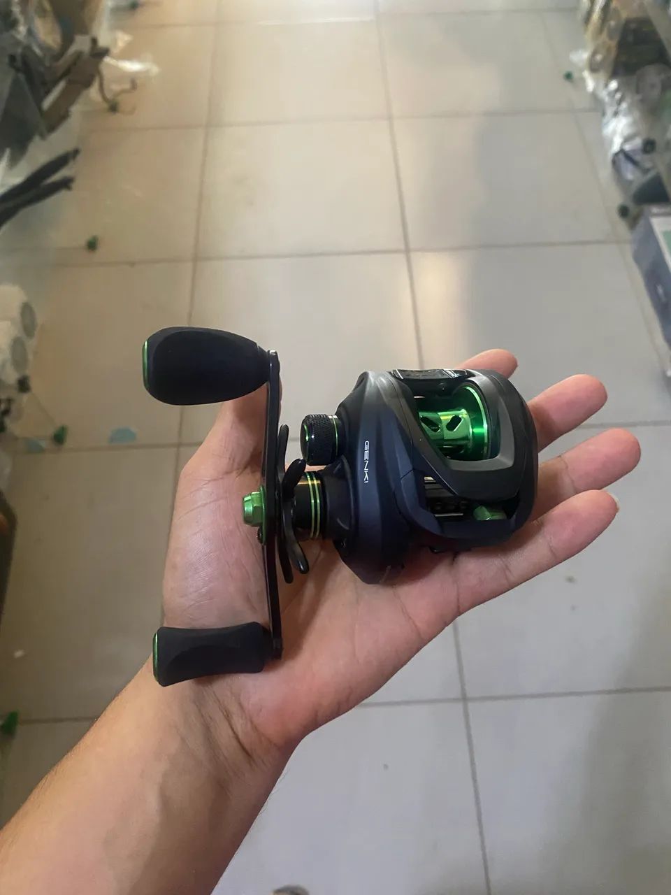 Carretilha daisen 8 rolamentos e uma linha 8 fios 