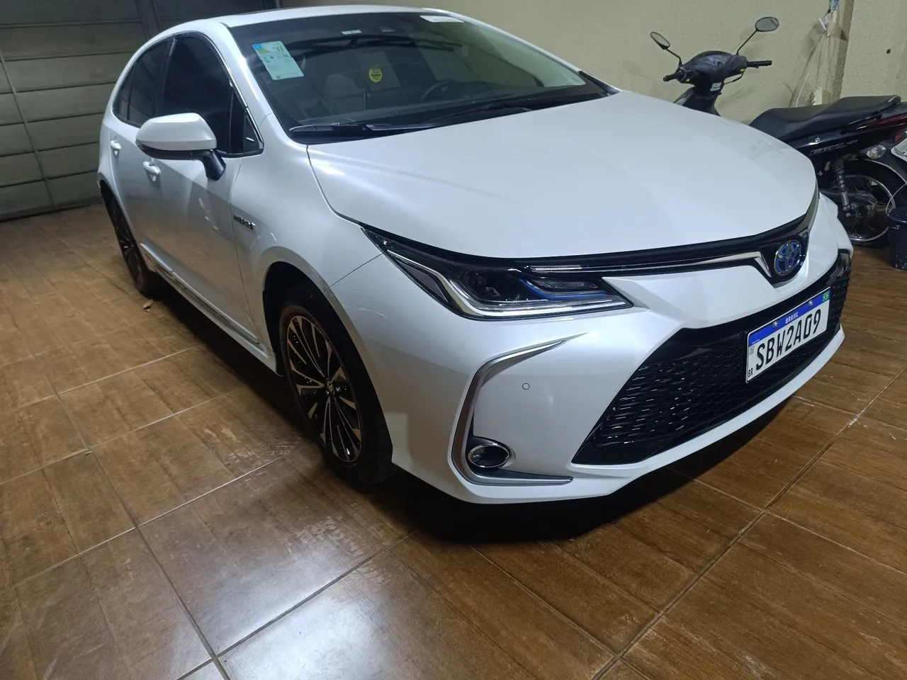 Corolla altis hybrid Premium