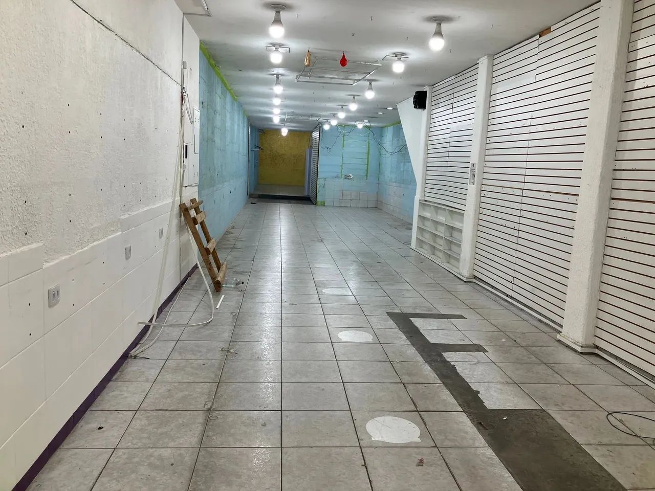 Loja com 345 metros quadrados em Lapa - São Paulo - SP