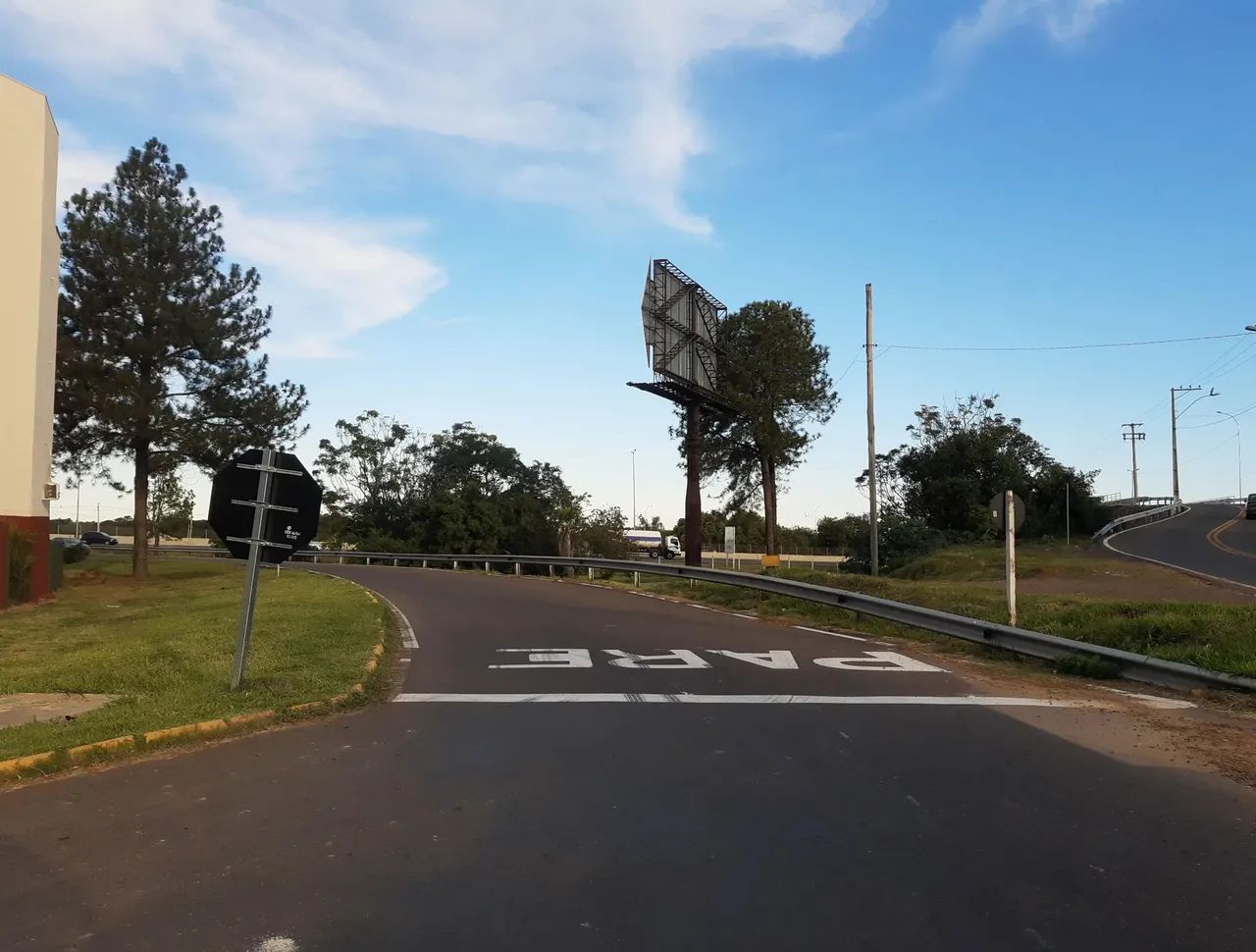 Vendo ou alugo terreno 920m2 no centro de Cachoeirinha Rs - Foto 4