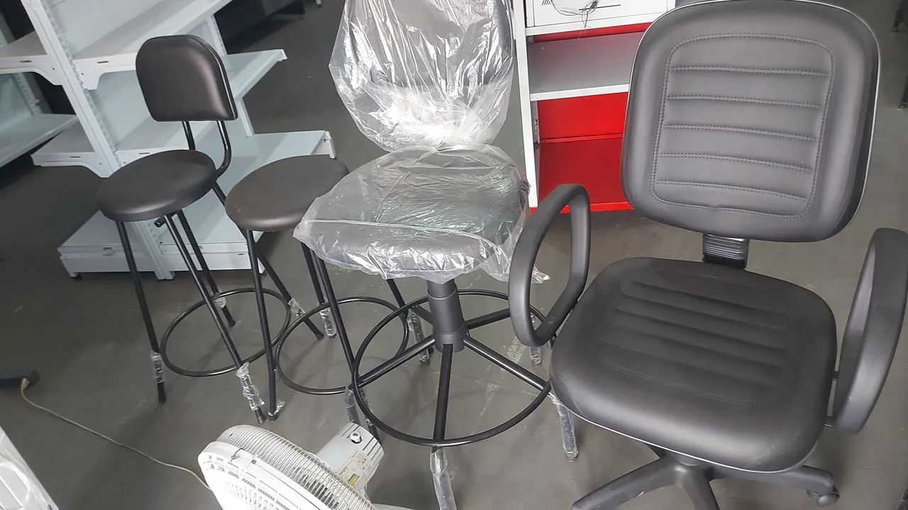 Cadeiras para caixa e banquetas altas *  - Foto 3