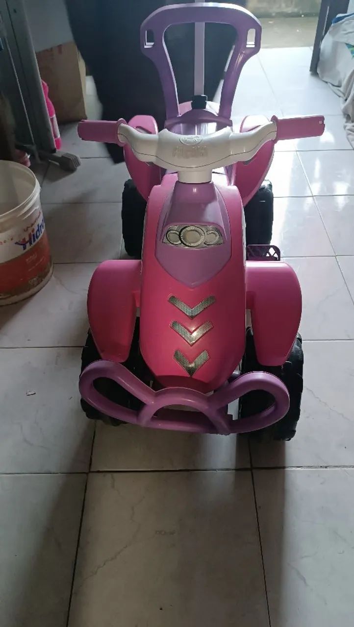 Mini Quadriciclo Infantil Rosa com Empurrador - Foto 4
