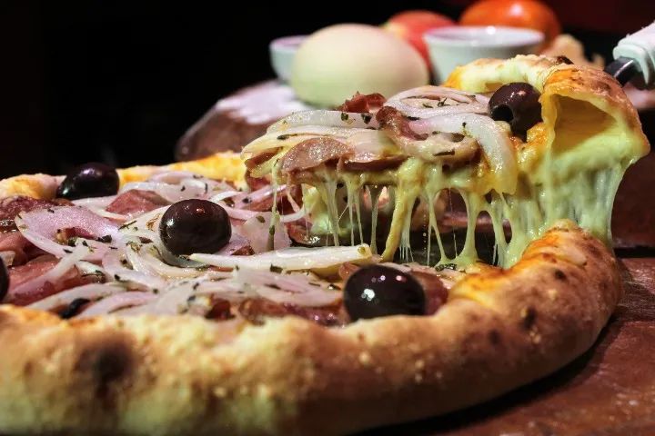 Pizzaria em funcionamento lucrando