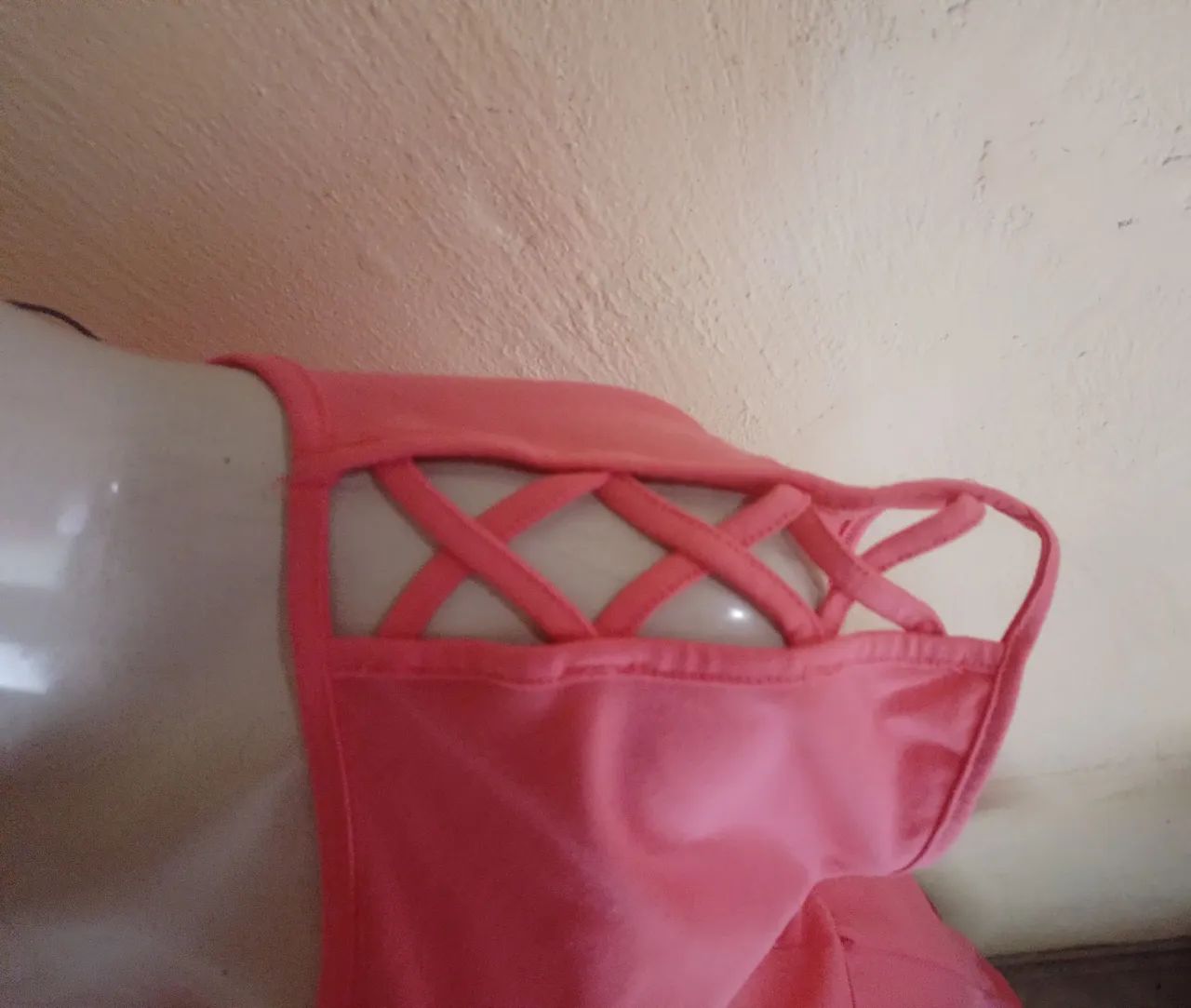 Vestido com detalhes no ombro - Foto 2