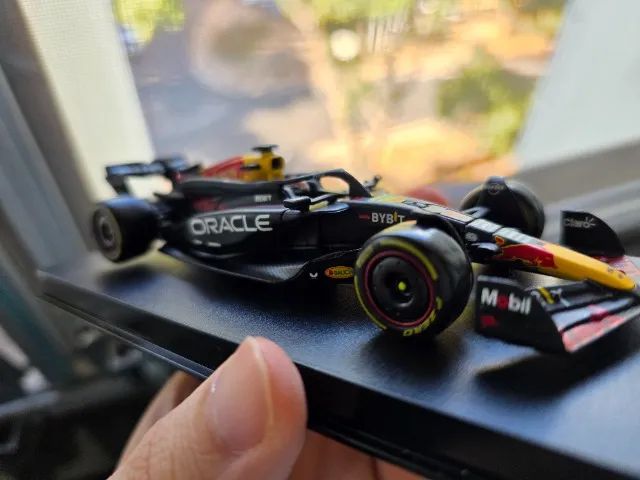 Miniatura F1 Red Bull RB20 Max Verstappen 2024 - Foto 6