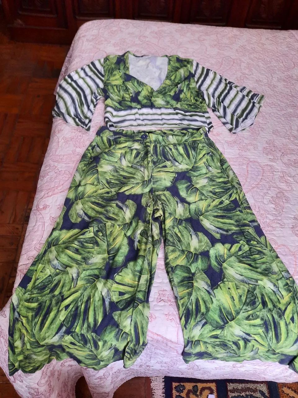 Conjunto anemess estampado tropical