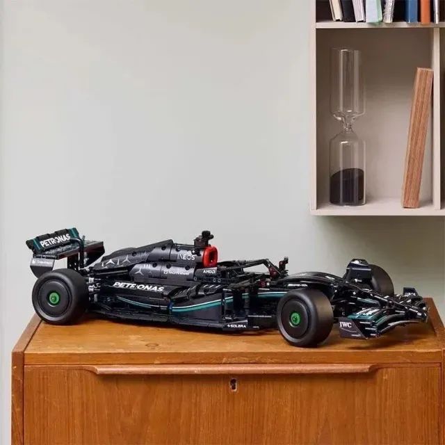 Replica Lego Technic Mercedes Fórmula 1 Bloco de montar 1642 peças - Foto 2