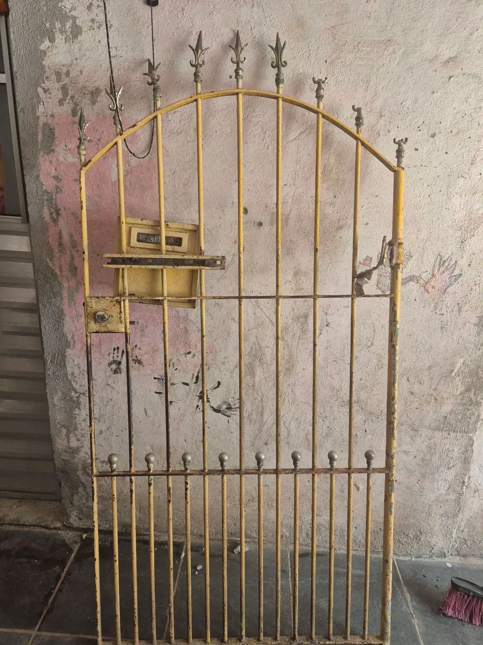 Heavy Old Gate64985840726915120