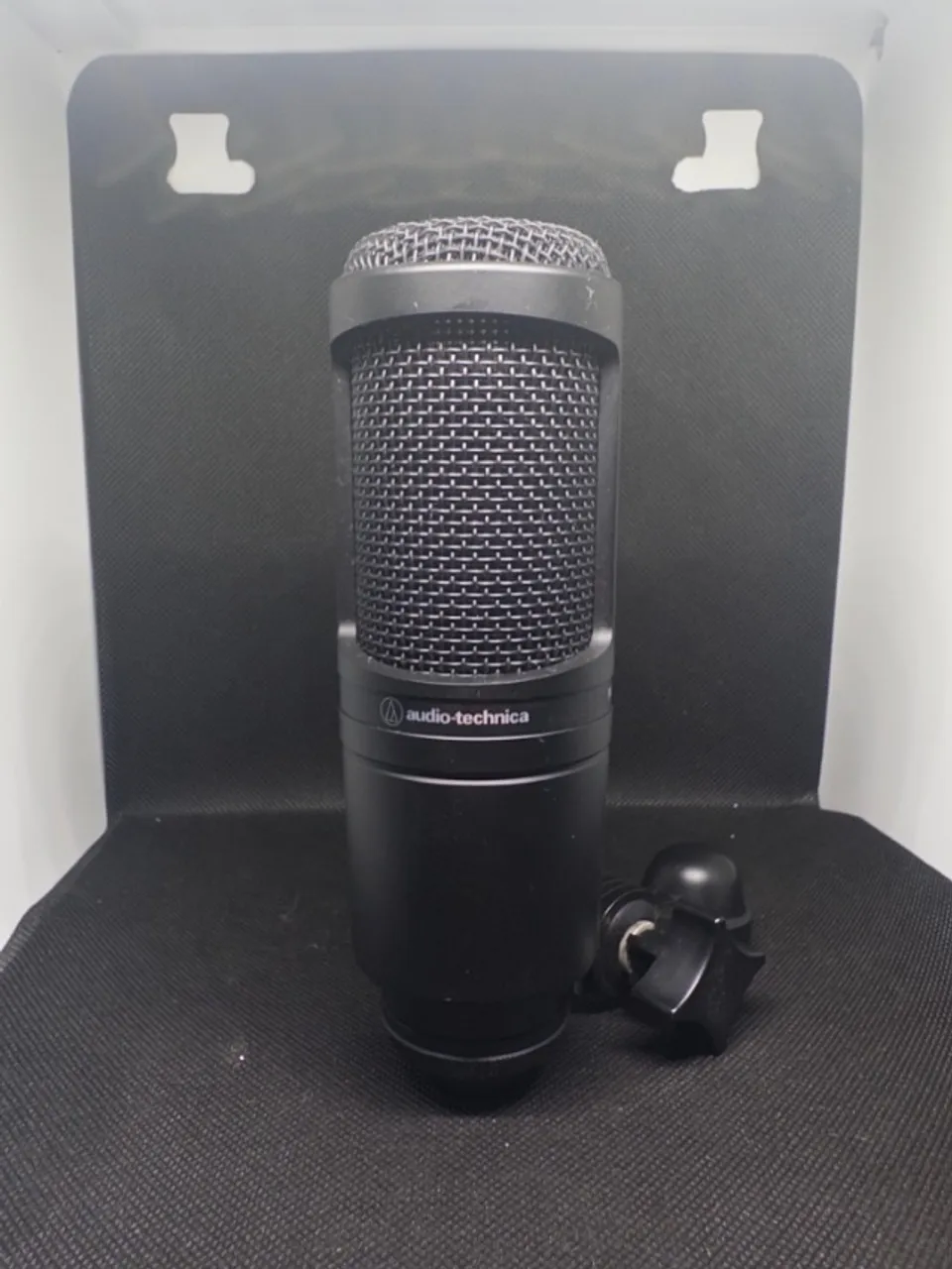 microfone audio-technica at2020 condensador cardioide cor preto