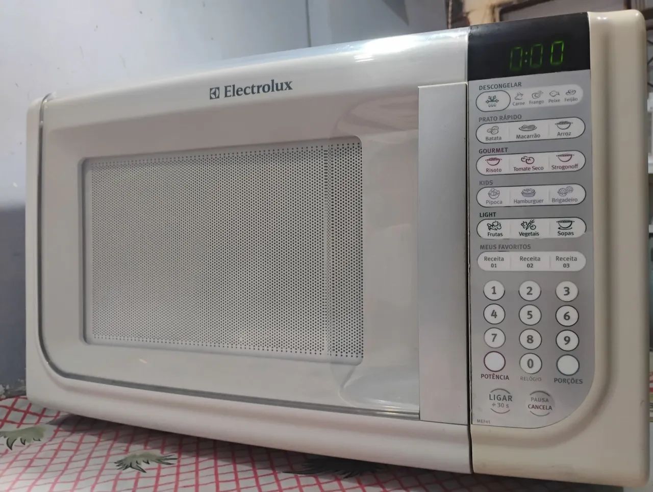 Microondas Electrolux 31 litros  - Foto 6