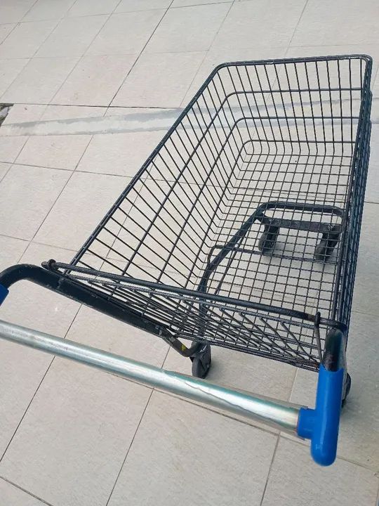 Carrinho de compras em ótimo estado