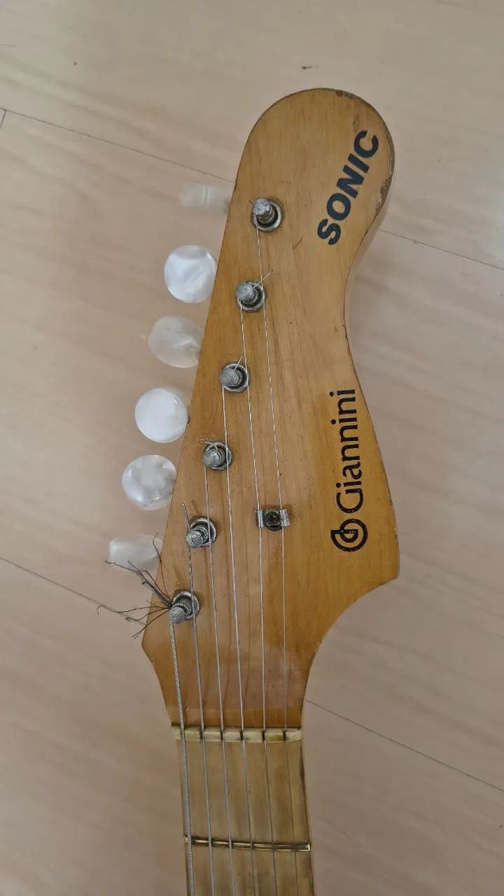 Guitarra Giannini GG01-TNB - Instrumentos musicais - Charqueadas