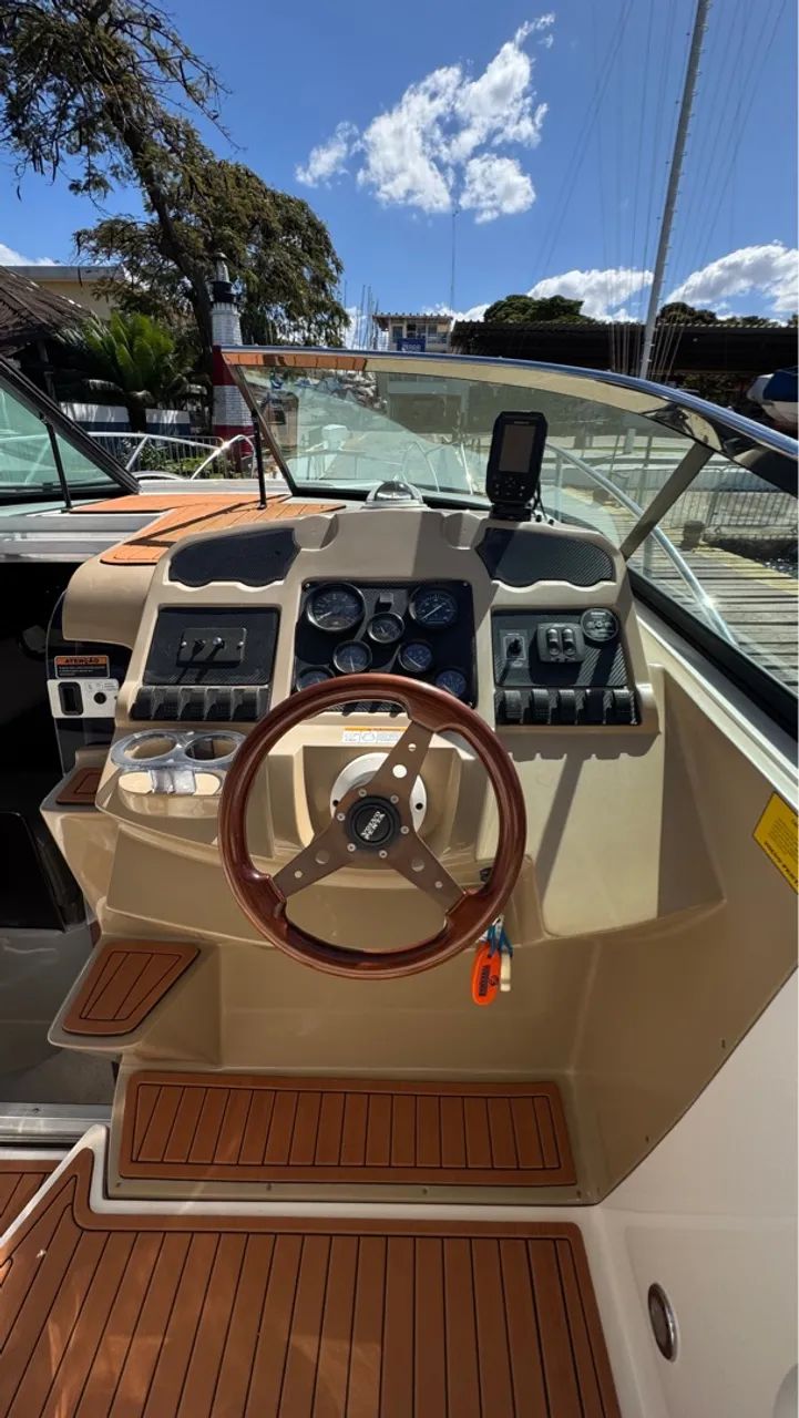 Lancha Ventura 330 Premium com Motor Volvo Pente 8.1 380Hp com apenas 282 horas  - Foto 10