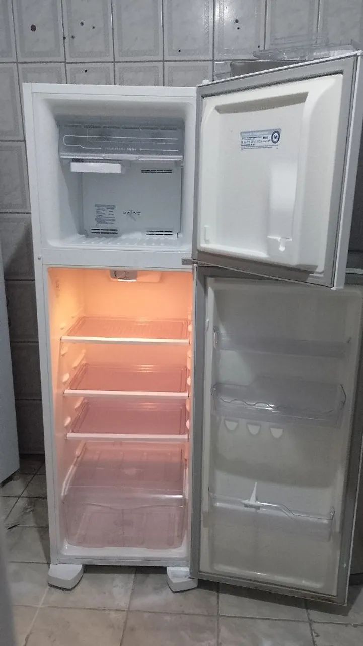 Geladeira Eletrolux Frost Free $$1400$$ - Foto 6