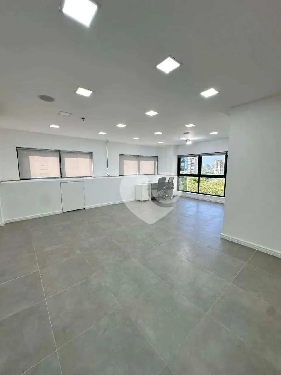 Sala Comercial 54 m²  Vista Frontal  CEO Offices (Barra da Tijuca)  Piso Elevado  1 Banhei - Foto 2