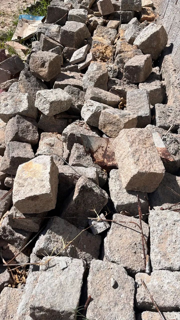 Pedra paralelepípedo 64842038402178120